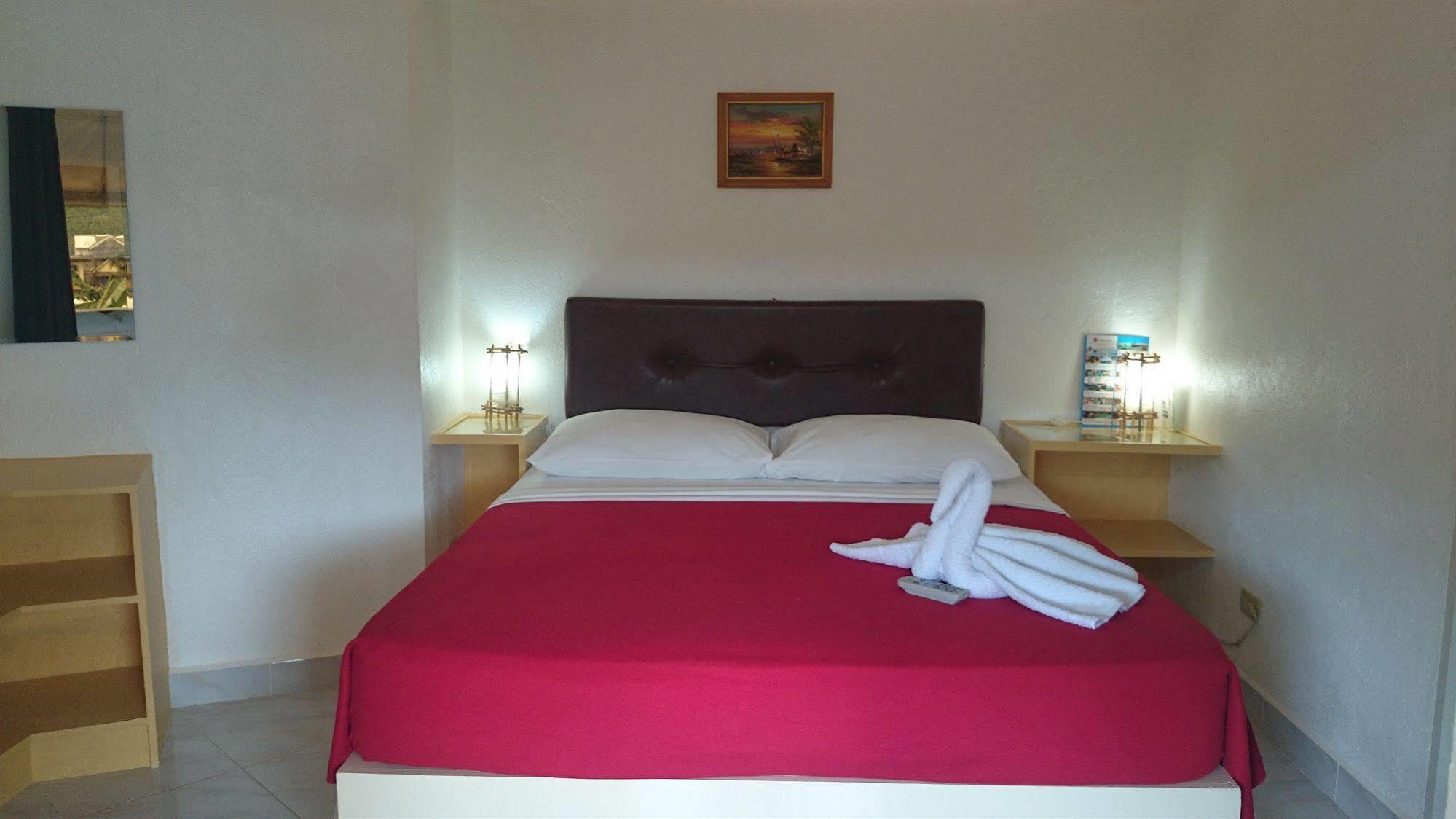Island Jewel Inn Manoc-Manoc ภายนอก รูปภาพ